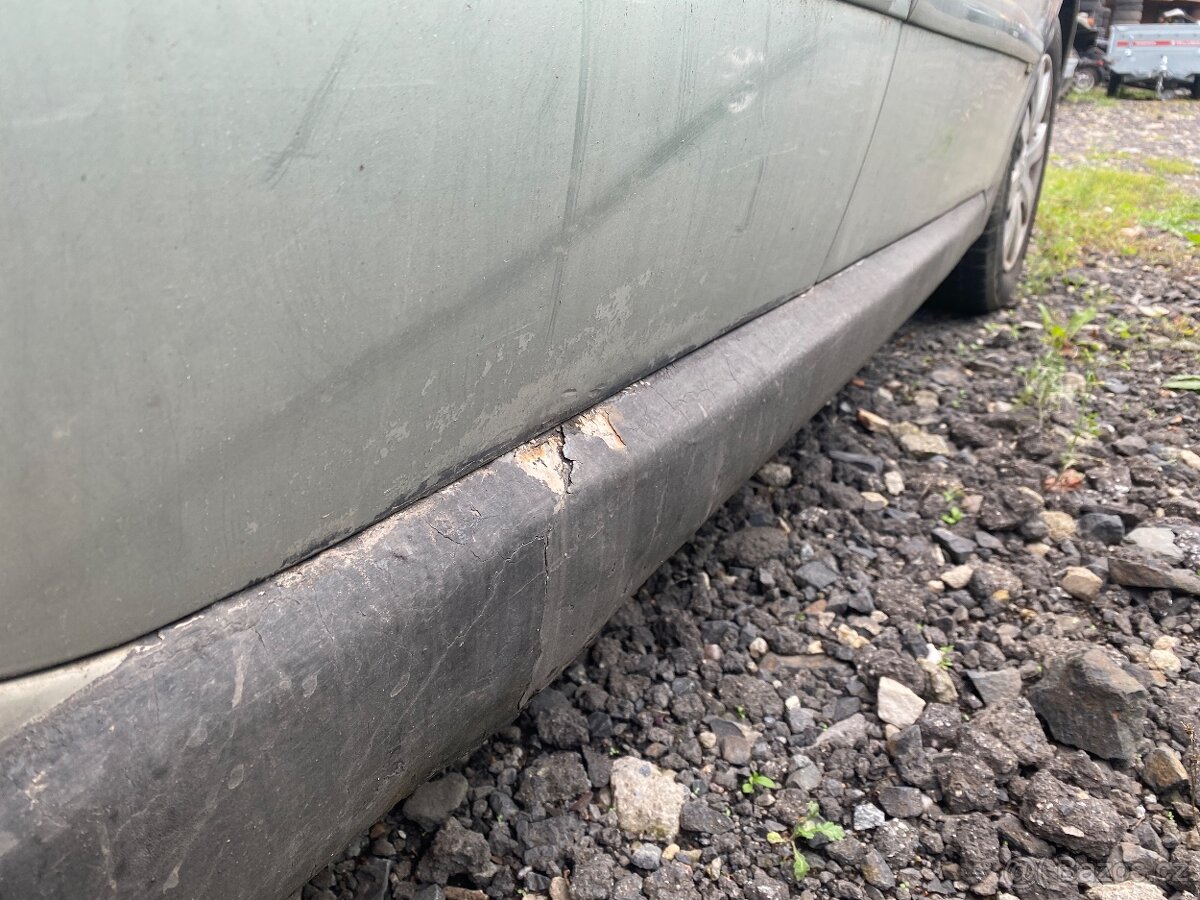 Peugeot 307 1.6 (HDi 80kW) 2006 - celek na díly - 9