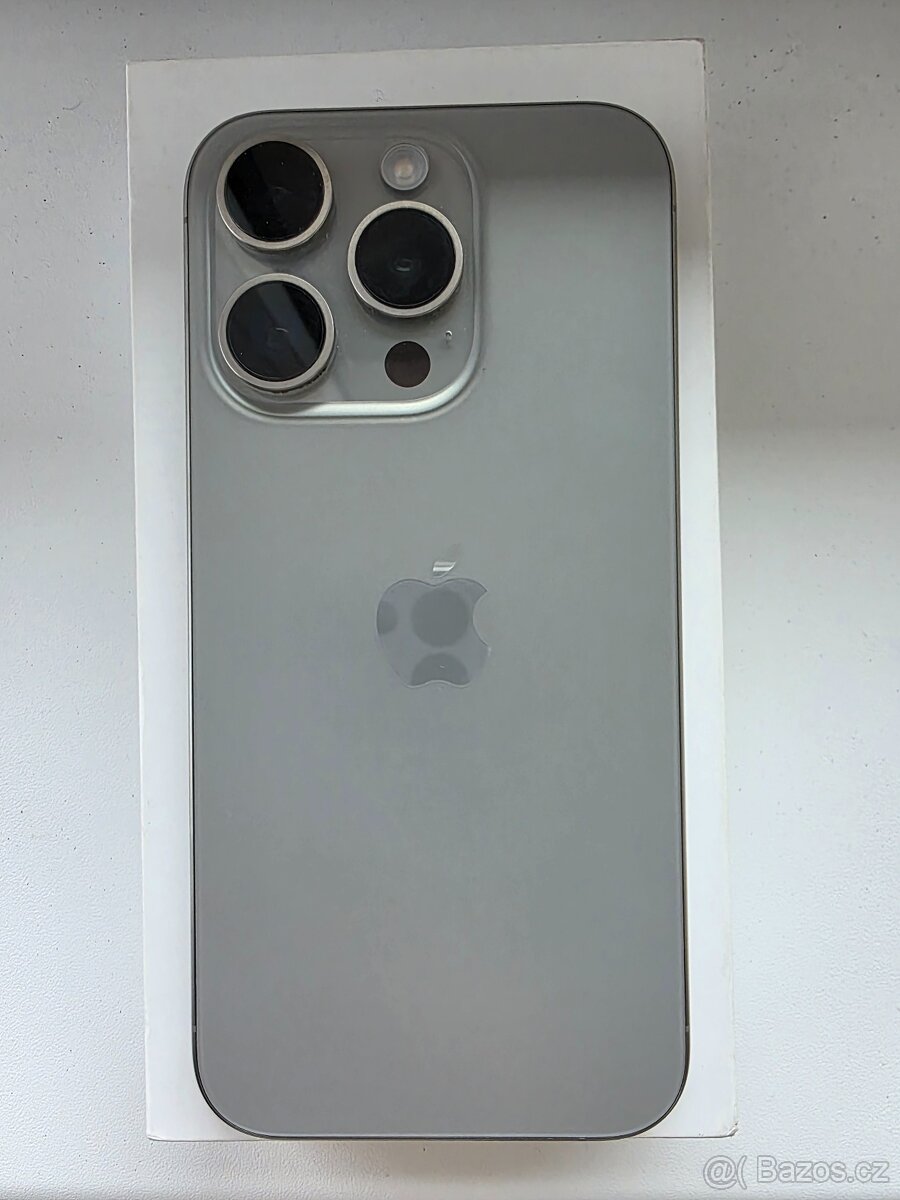Apple iPhone 15 Pro 128GB přírodní titán - 9