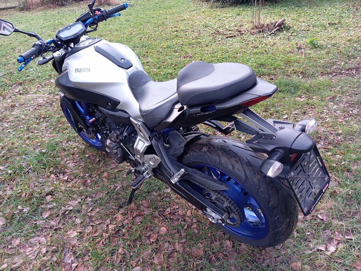 Yamaha MT-07 Race Blue series - 9