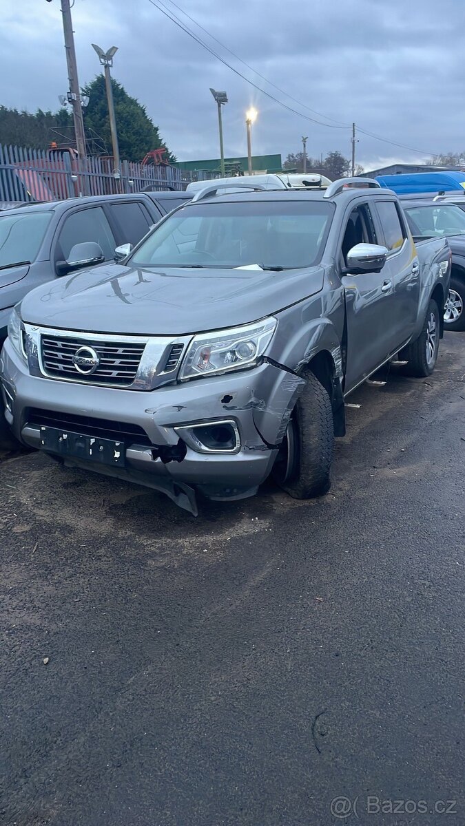 nissan navara - 9