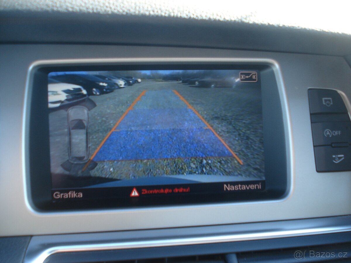 Audi Q7 3.0 TDi S-LINE ČR 1. MAJ - 9