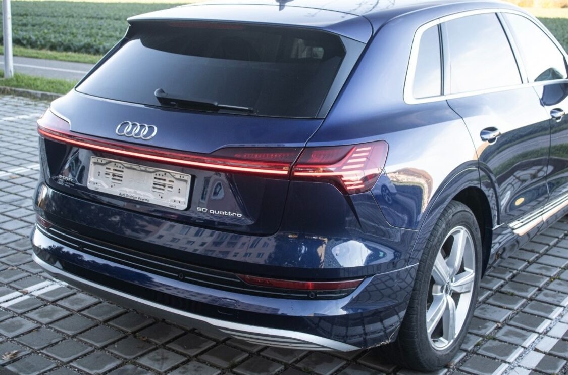 Audi e-tron 50 Quattro Advanced / - 9
