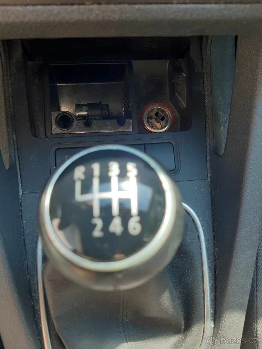 Prodám VW Golf 1.4 TSI Variant benzin - 9