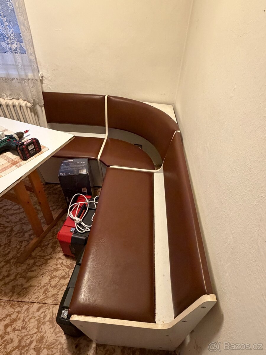 Nábytek, skříně, pohovka, atd… - 9