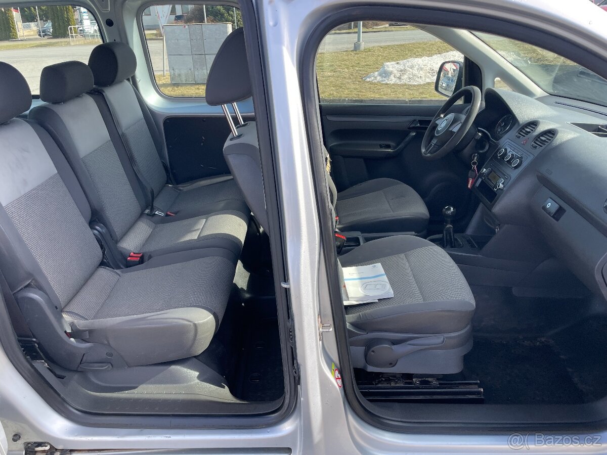VW CADDY MAXI 1,6 TDI 75kw 5míst Tažné 09/2011 - 9
