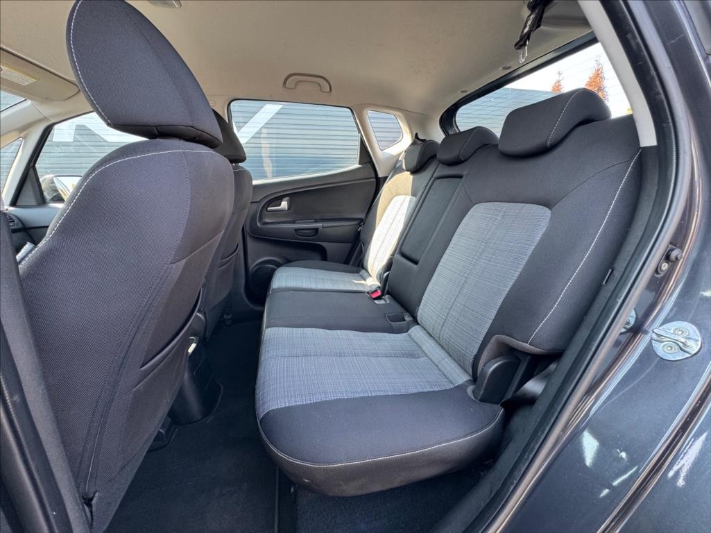 Kia Venga 1,6 (2012) - 9