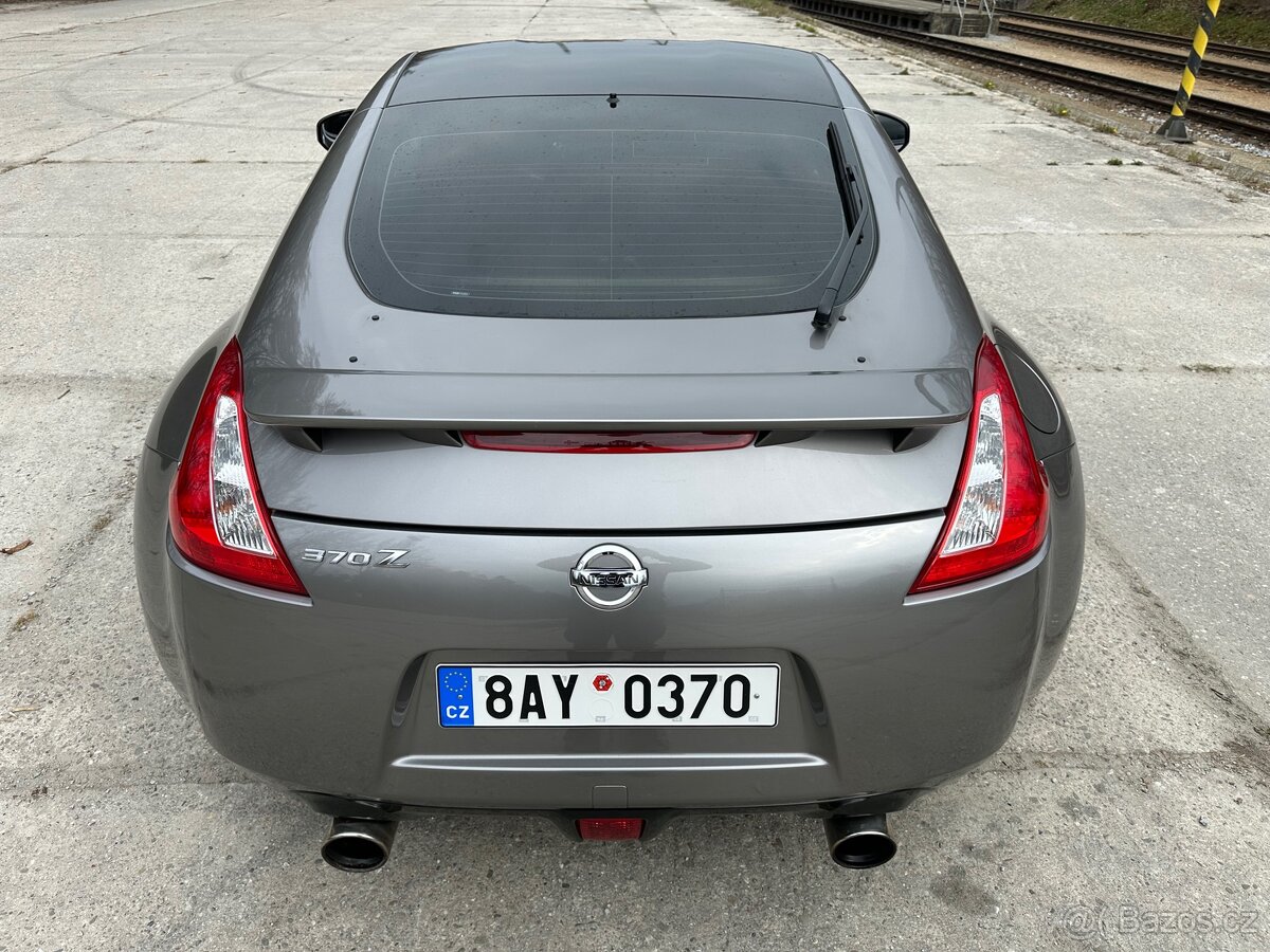 Nissan 370z - 9