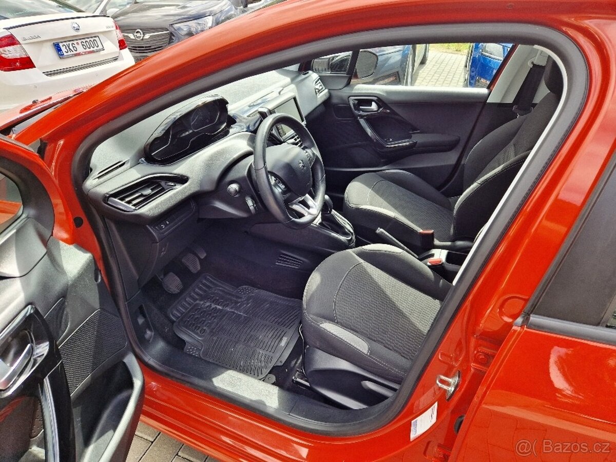 PEUGEOT 208, 1.2 PT (60 kW), 39 tis. km, servisní kniha - 9