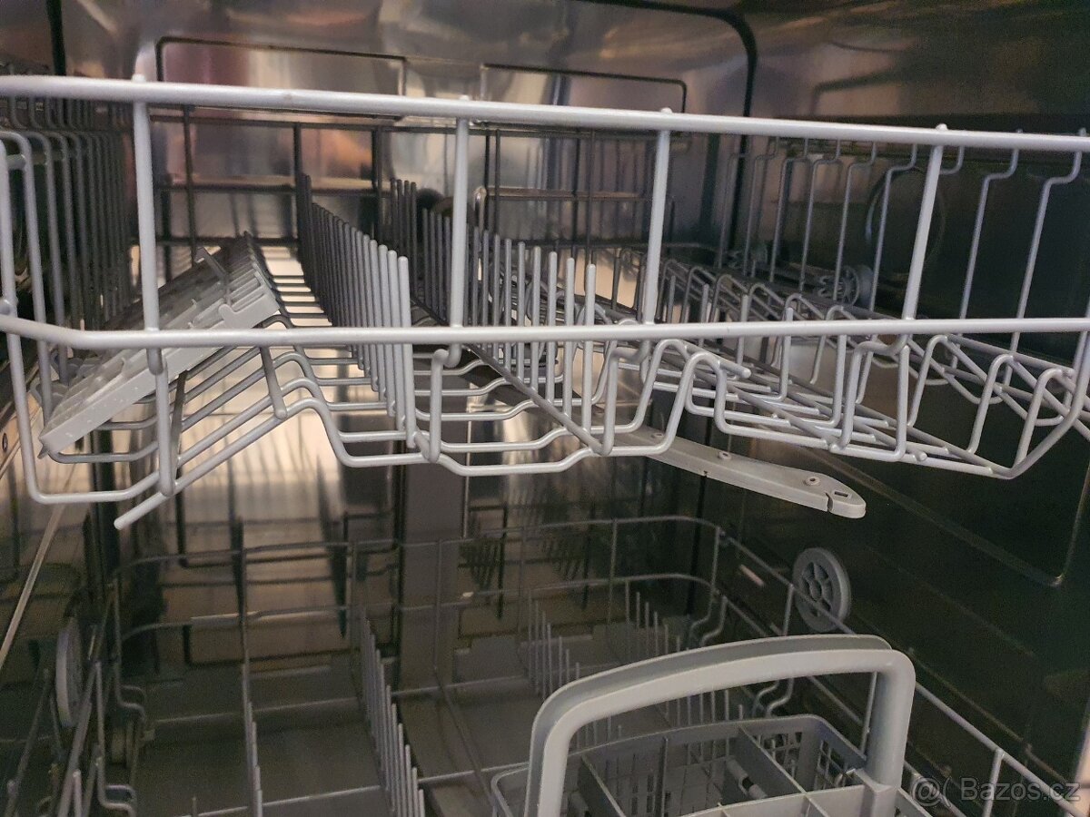 60cm moderní A+ myčka pod pracovní desku 12 sad - 9