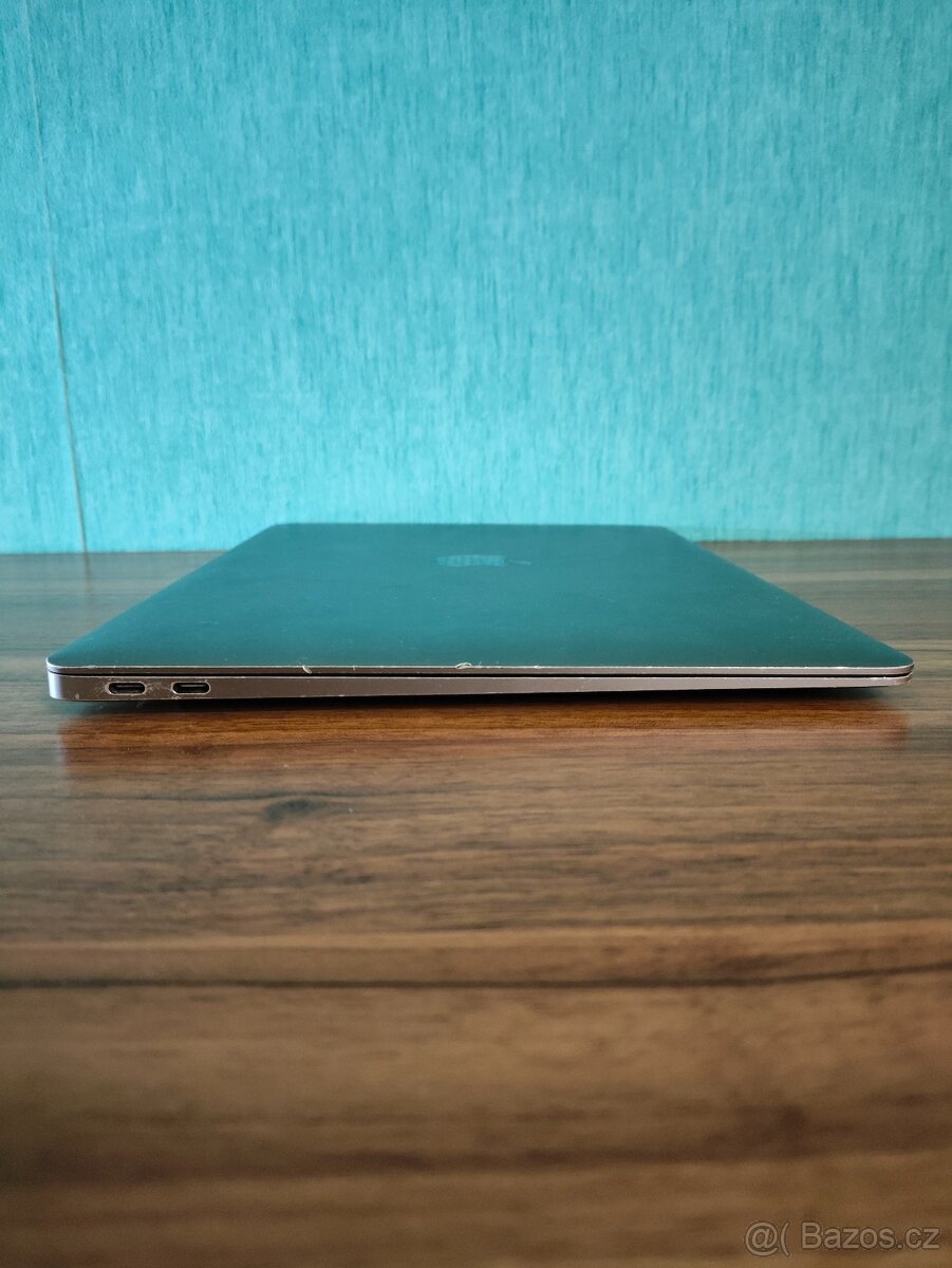 MacBook Air 13 2019 | i5 • 8GB • 128GB - 9