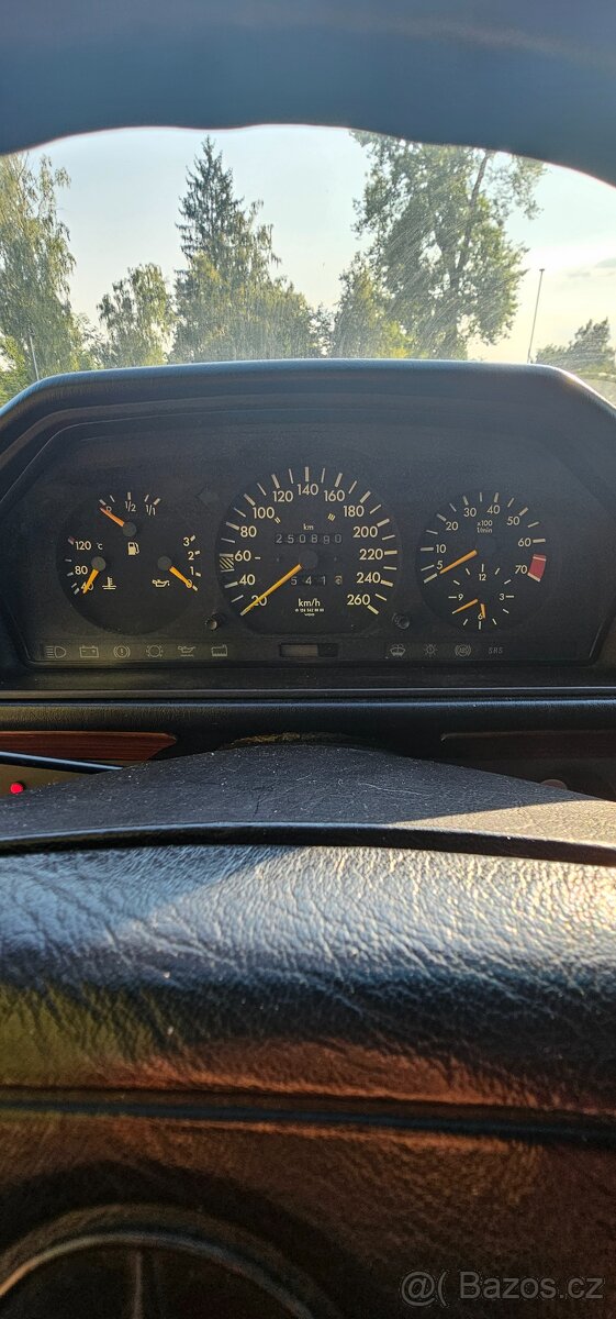 Mercedes-Benz w124 320TE - 9