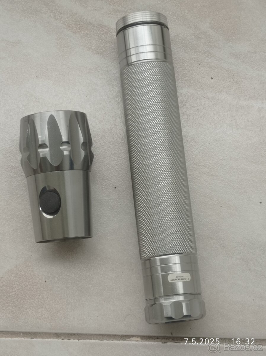 baterky a nabíječka - 9