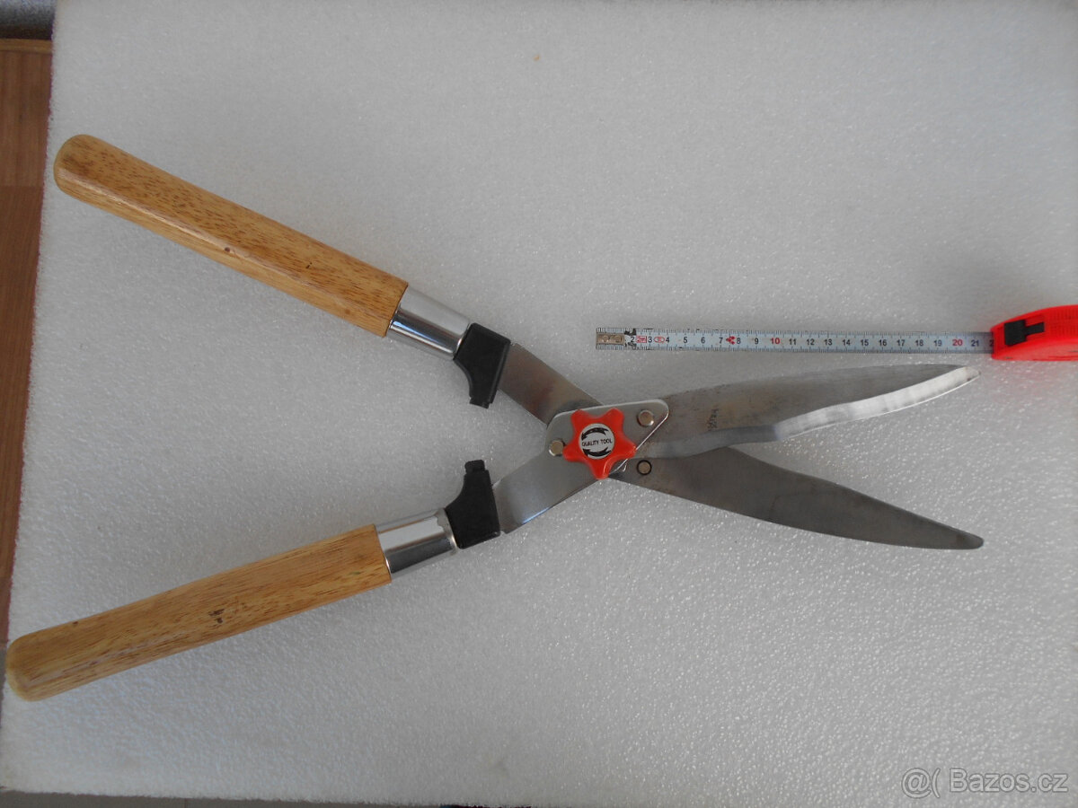 Zahradnické nářadí. - 9