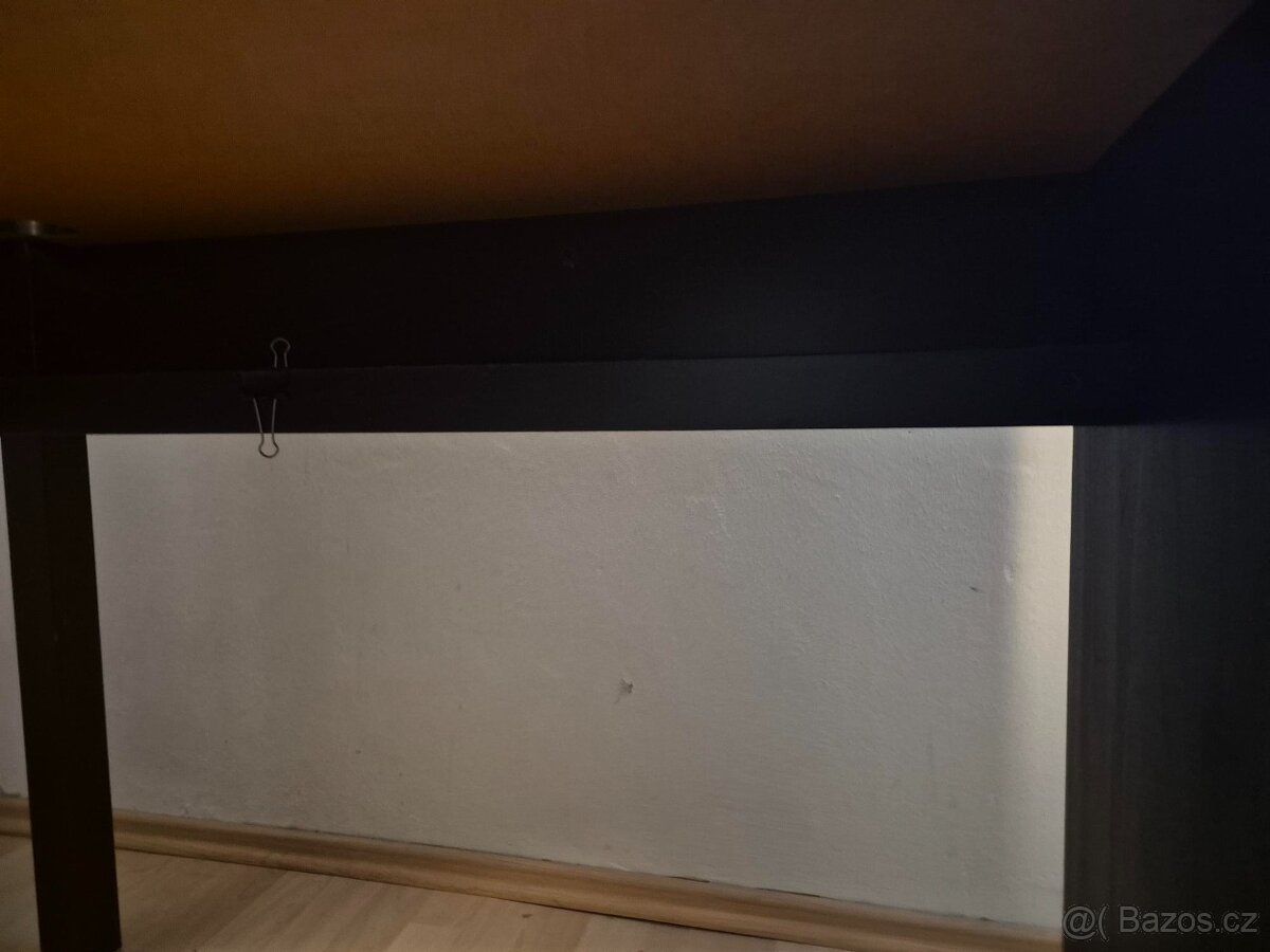 Rohový stůl IKEA - MICKE - 9