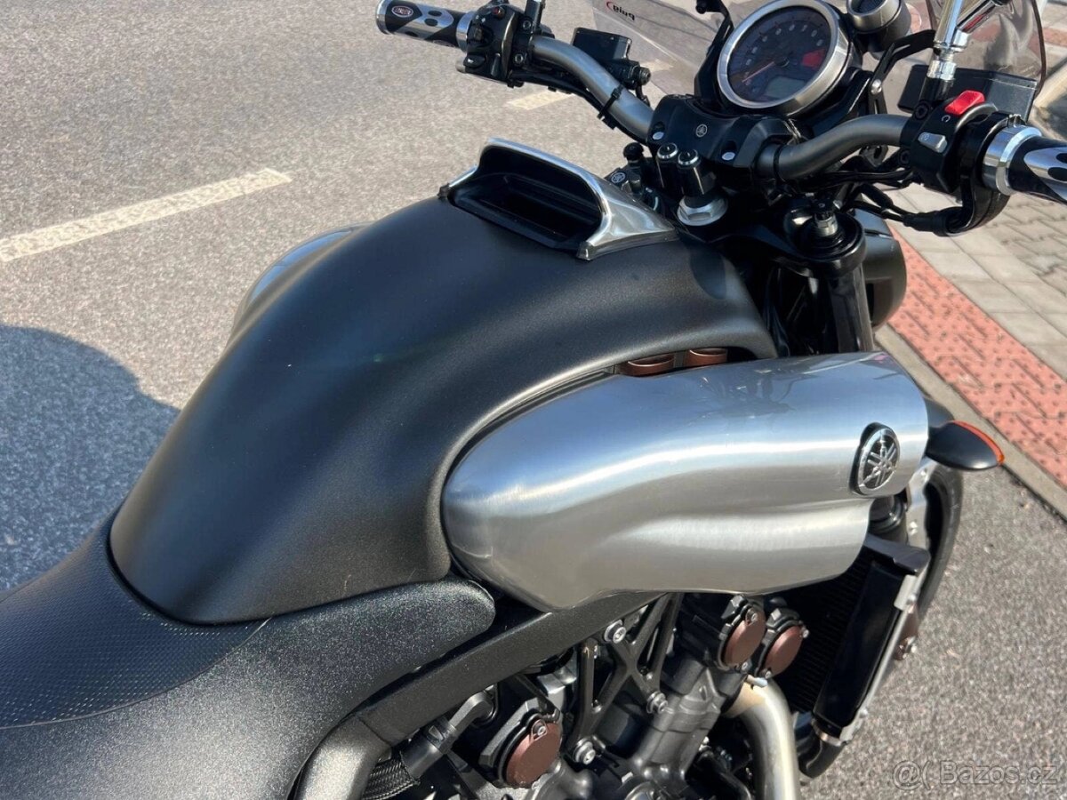 Prodám YAMAHA V MAX - 9