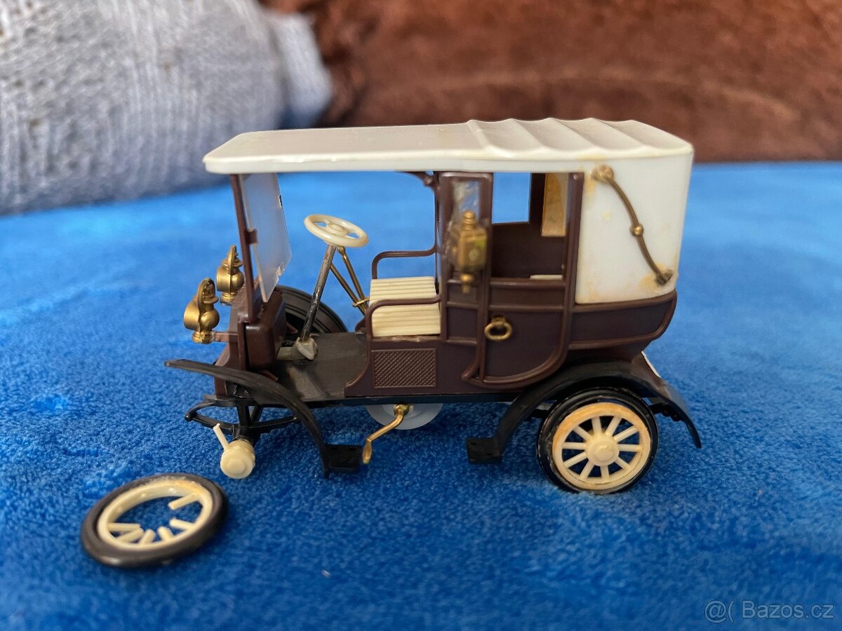 Tři retro autíčka - 9