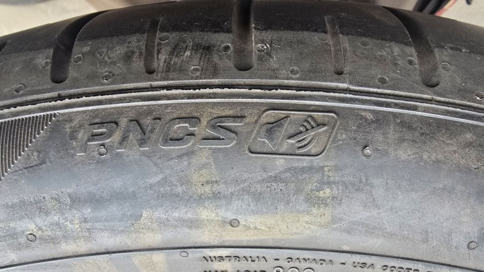 Letní pneu 255/45/19 Pirelli - 9