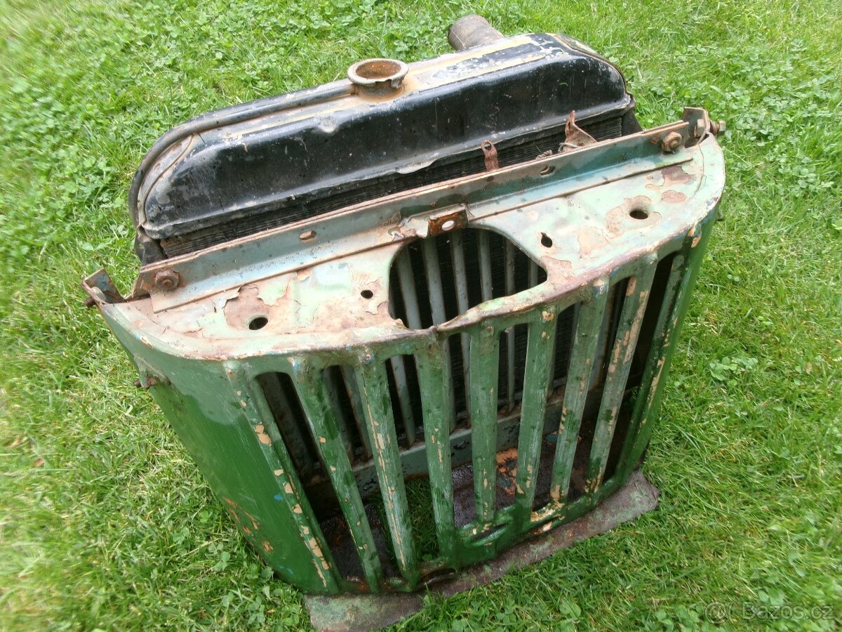 Prodám nádrže na moto a díly na Škoda 100, zadní čelo a zadn - 9