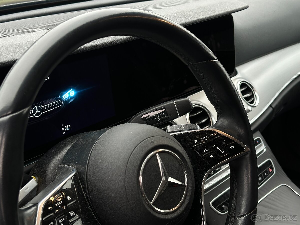 Mercedes-Benz E 220 2022 - 9