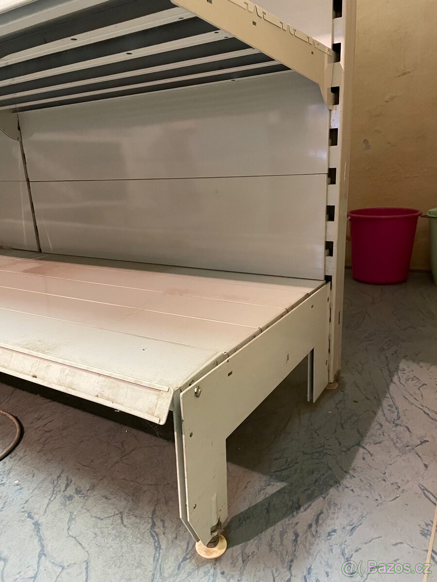 Kovové regály vybavení prodejny - 9