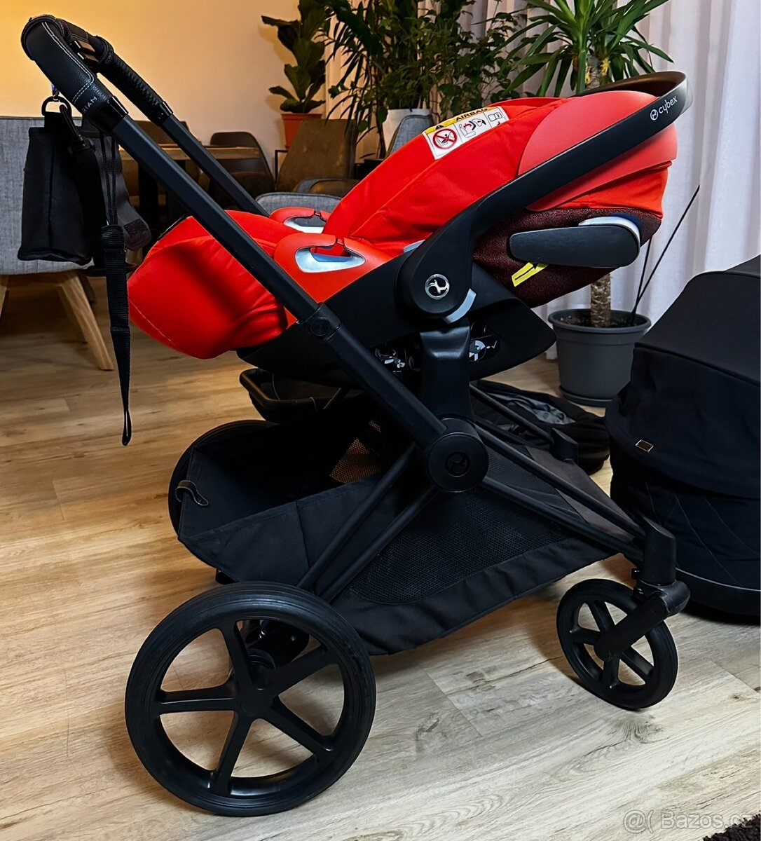 Prodám kočárek Cybex Priam (Deep Black) - 9