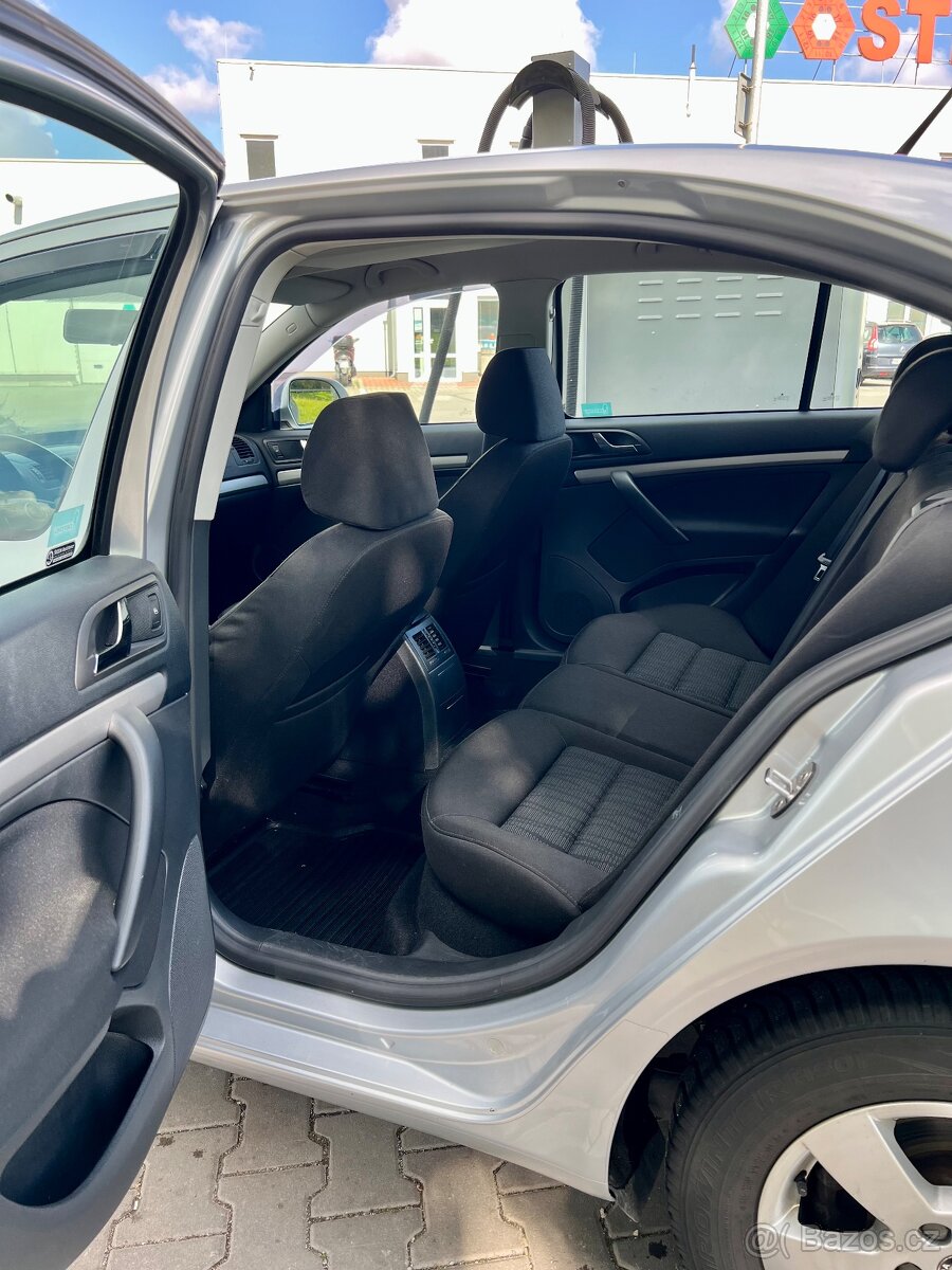 ŠKODA OCTAVIA 2.0 TDI 103 KW 2011 FACELIFT LIFTBACK - 9