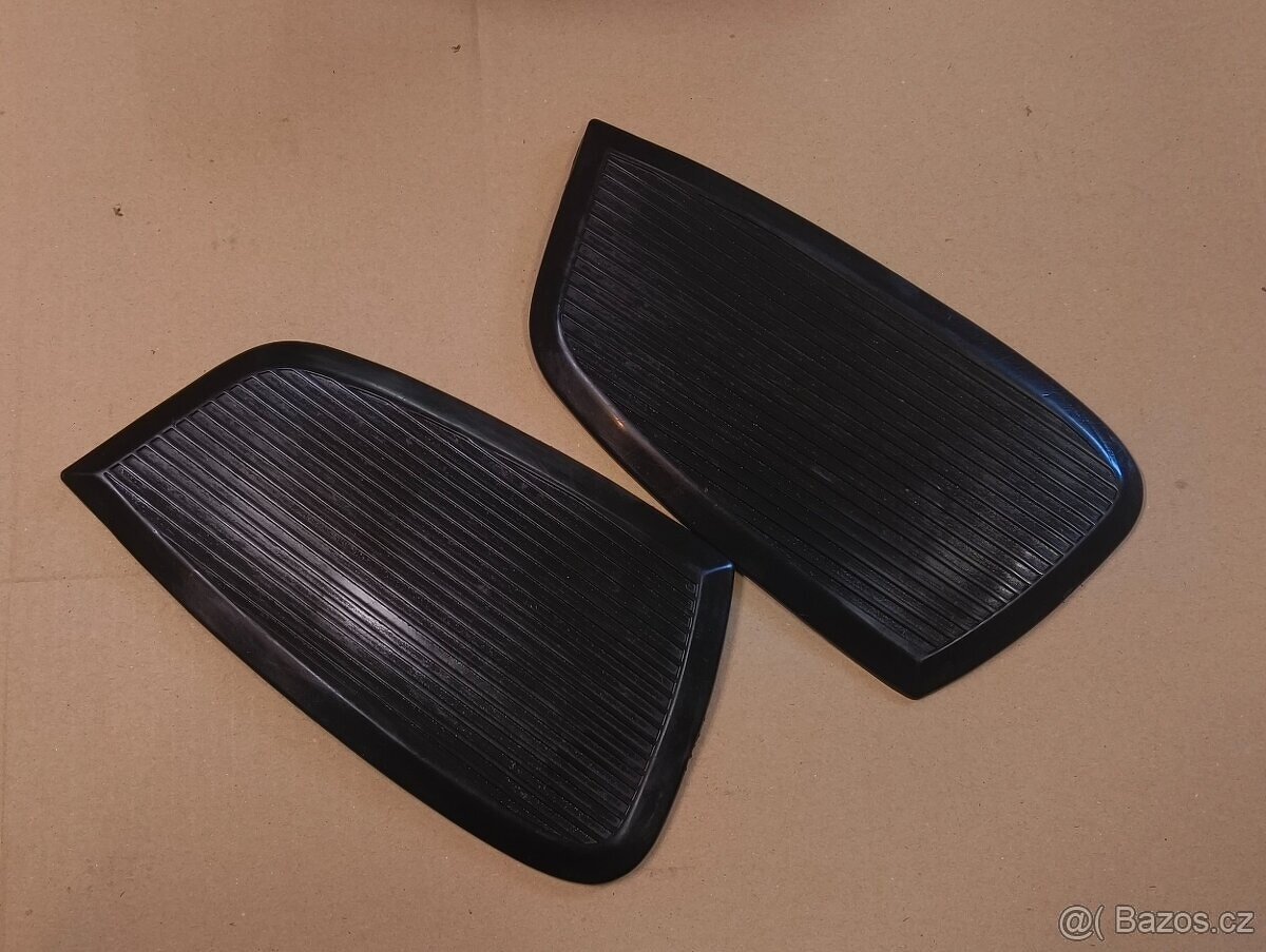 Nákolenice gumové boky nádrže ČZ 125 175 477 476 Aprilia - 9