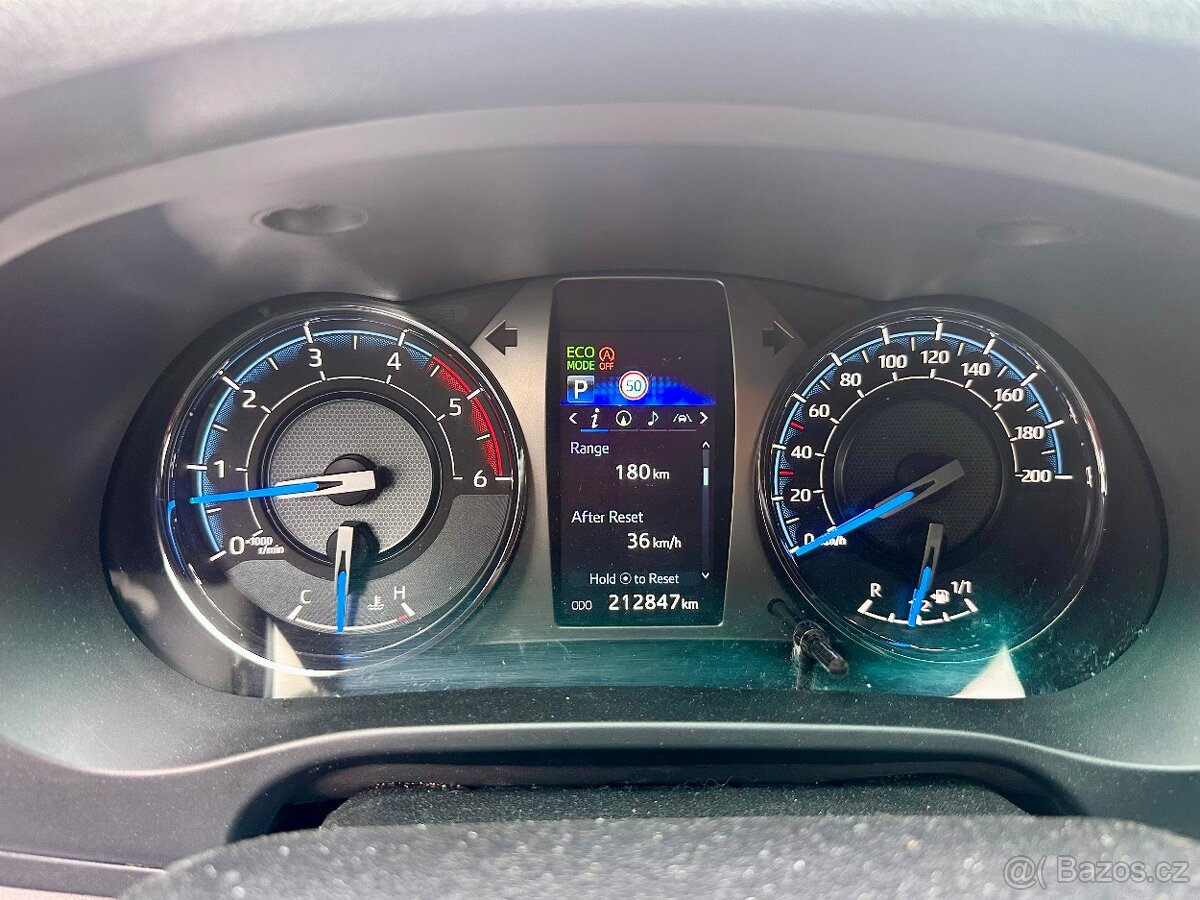 Toyota Hilux Invincible - 9