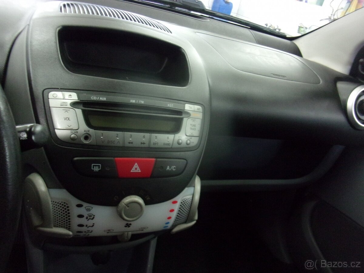 Peugeot 107 1,0 A/C - 9
