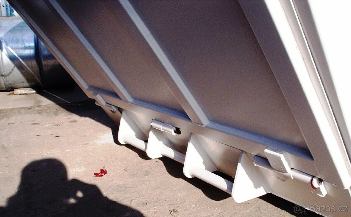 Vnové kontejnery - 9