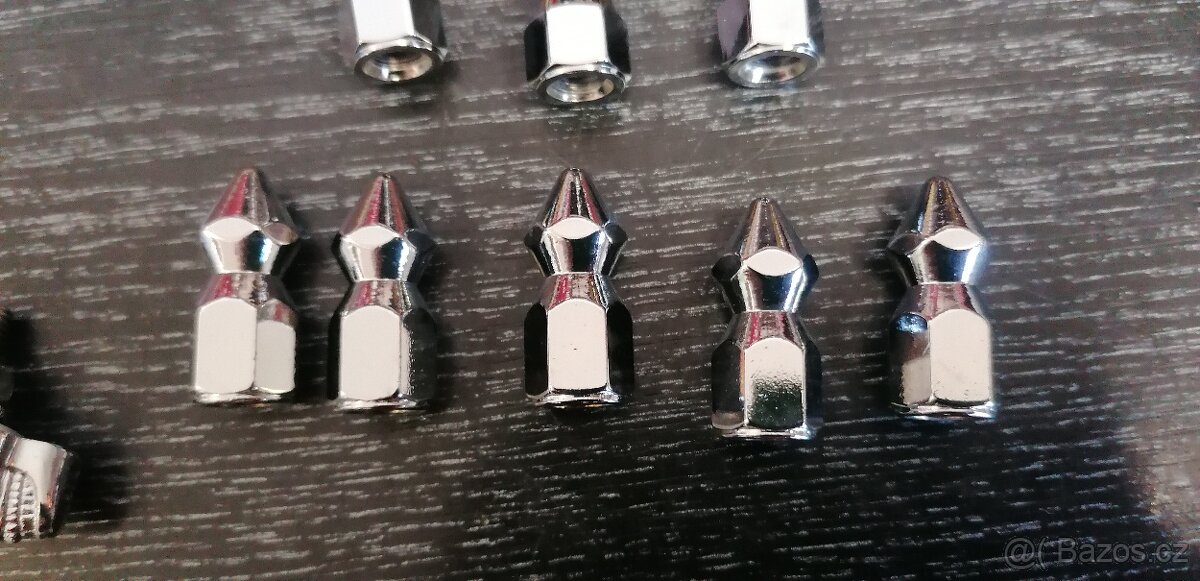 Chromové doplňky na motocykl - 9