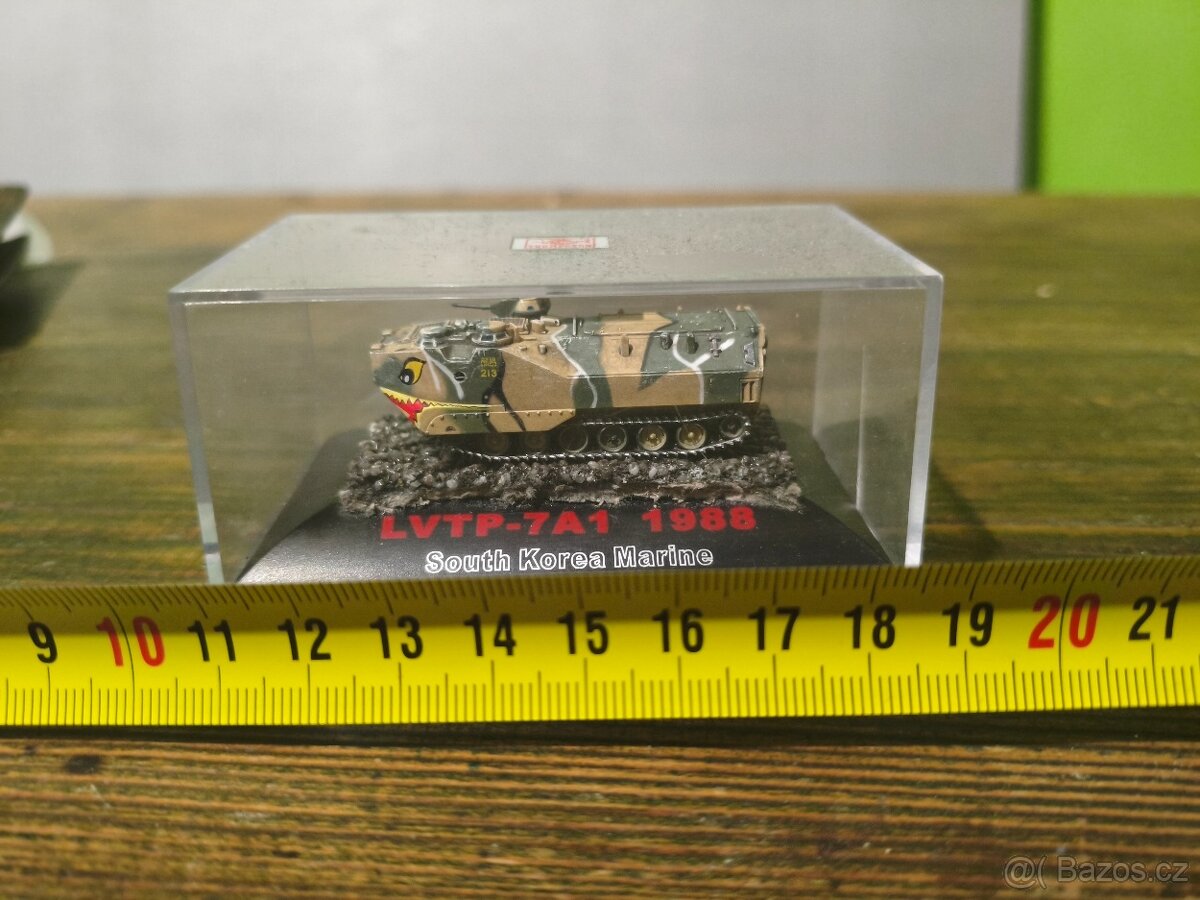 Vojenské modely 1/84 - 9