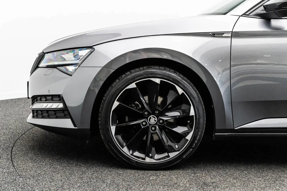 Škoda Superb 2.0 TDi Sportline - 9