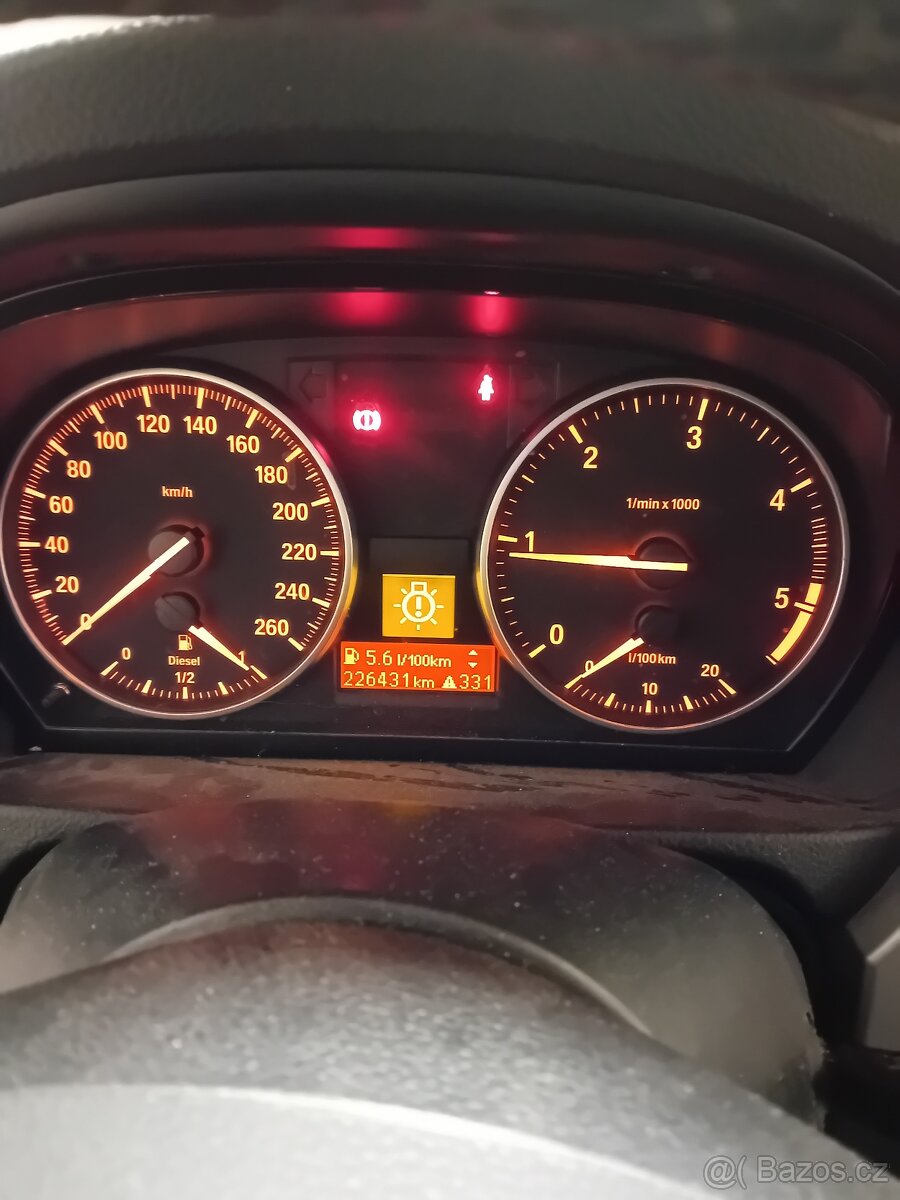 Interier BMM e90 318d r.v 2008 - 9