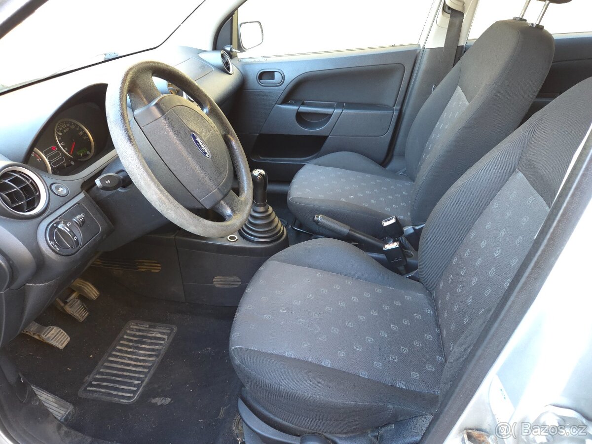 Ford Fiesta 1.3 benzín klima - 9