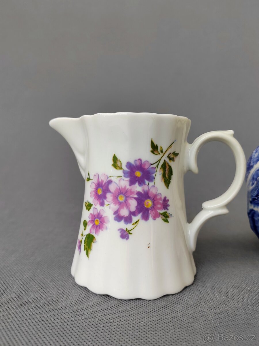 Krásný porcelánový a keramický mlecenky - 9