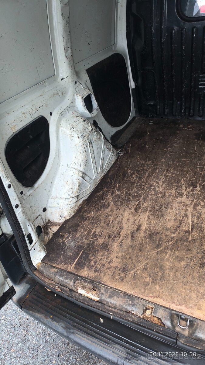 Fiat Doblo Cargo 1,3 JTD 51 Kw R. v. 2005 - 9