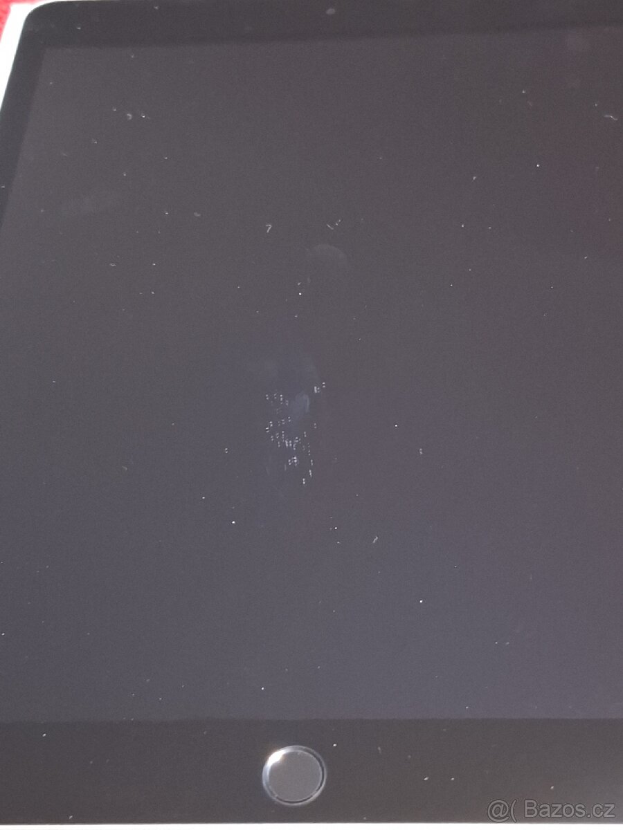 Stříbrný iPad 10.2 64GB WiFi 2021 - 9