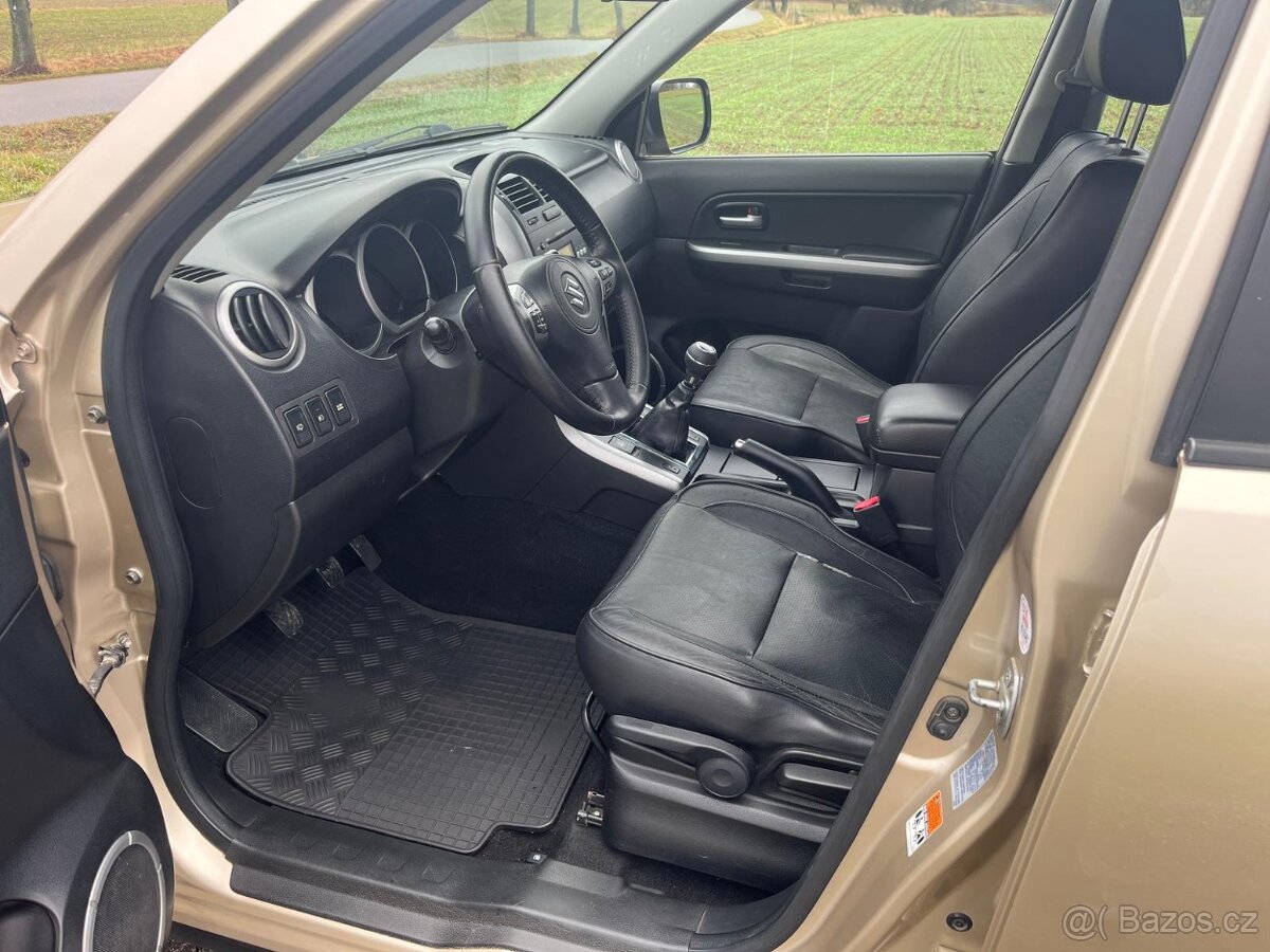 SUZUKI GRAND VITARA II 2.0i 103kw BENZIN MANÁL 4X4 BEZ KOROZ - 9