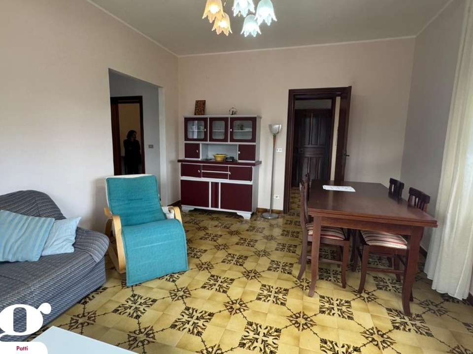 Prodej komfortního zař. bytu 4+1, 120 m2, Patti, Sicílie - 9