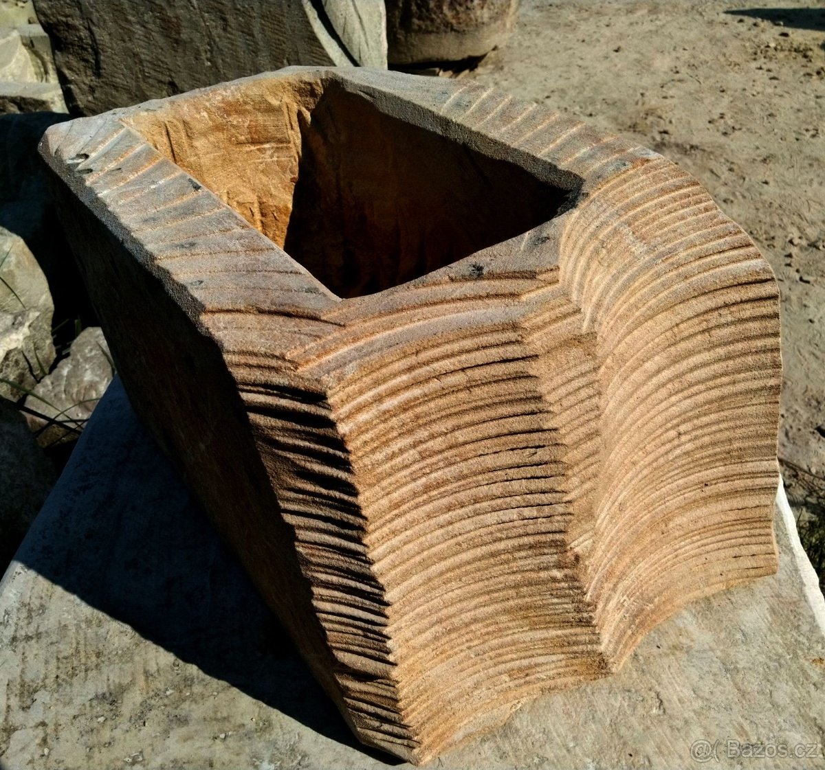 Kamenné květináče - 9