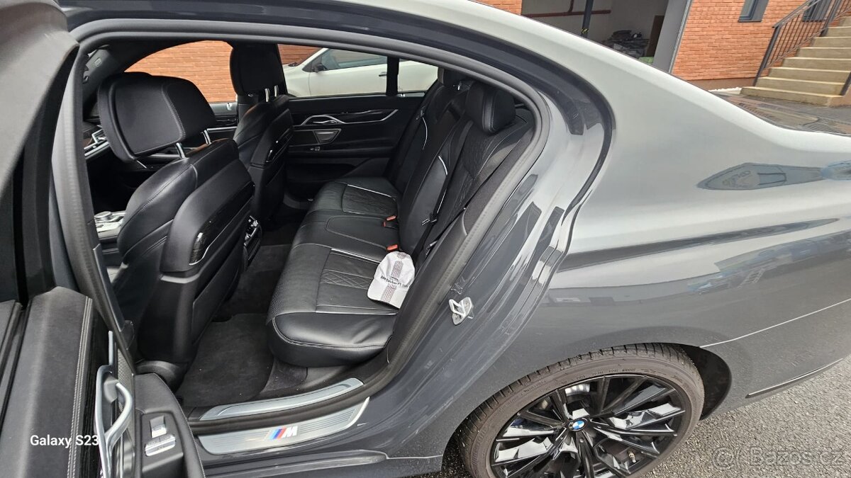 BMW Řada 7, BMW 750 i 390KW - 9