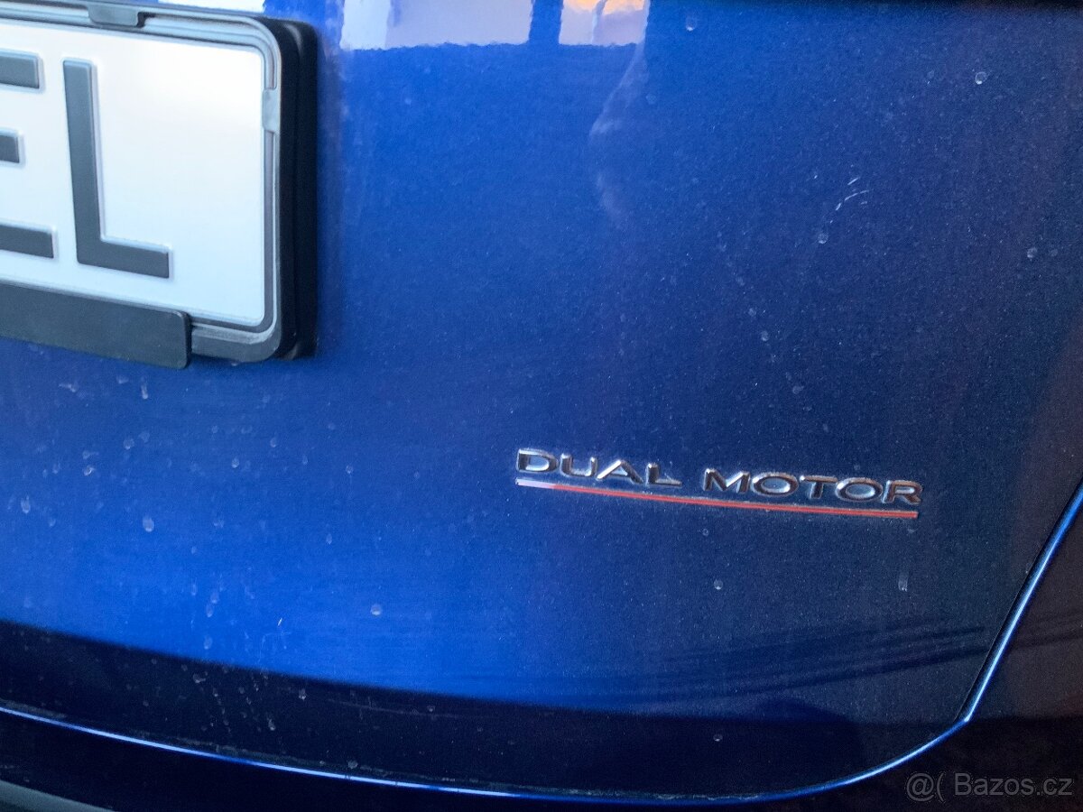 Tesla model Y PERFORMANCE 4x4 - 9