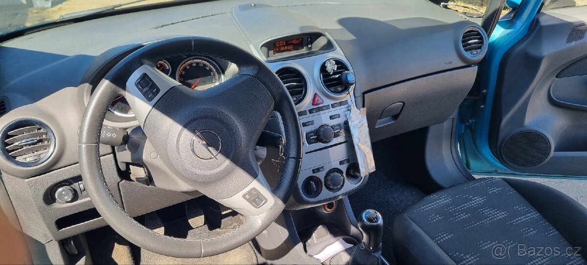 Opel Corsa 1,4i - 9