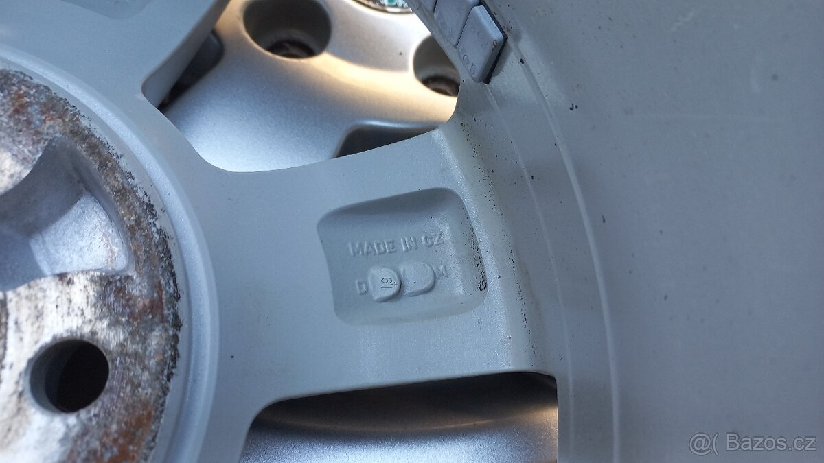 Zachovalé alu disky originál Škoda Octavia II 6jx15h2 et 47 - 9