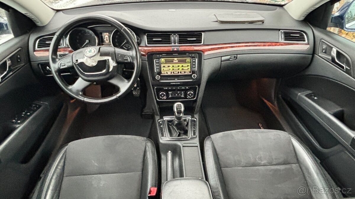 Škoda superb kombi 2,0tdi - 103kw, r.v. 2012 - havarovaný - 9