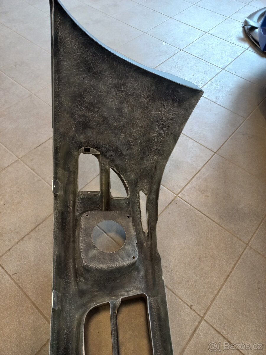 Přední nárazník Subaru Impreza GT - 9