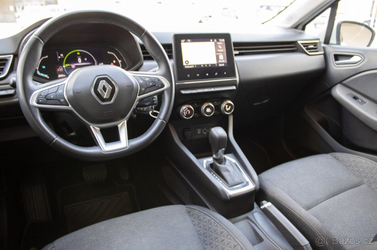 Renault Clio E-tech Hybrid - 9