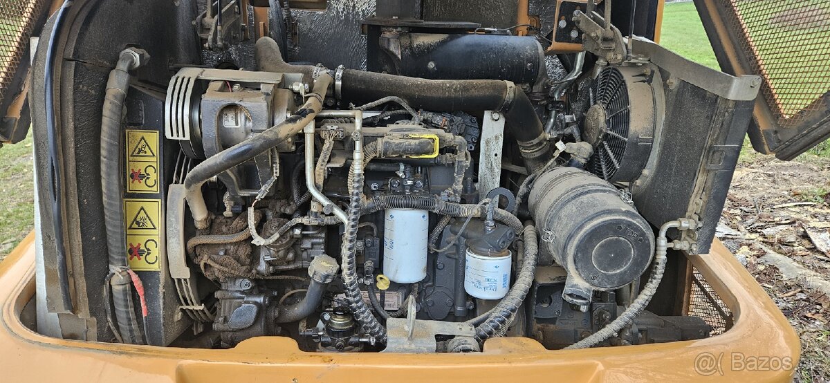 Nakladač CASE 321F - 9