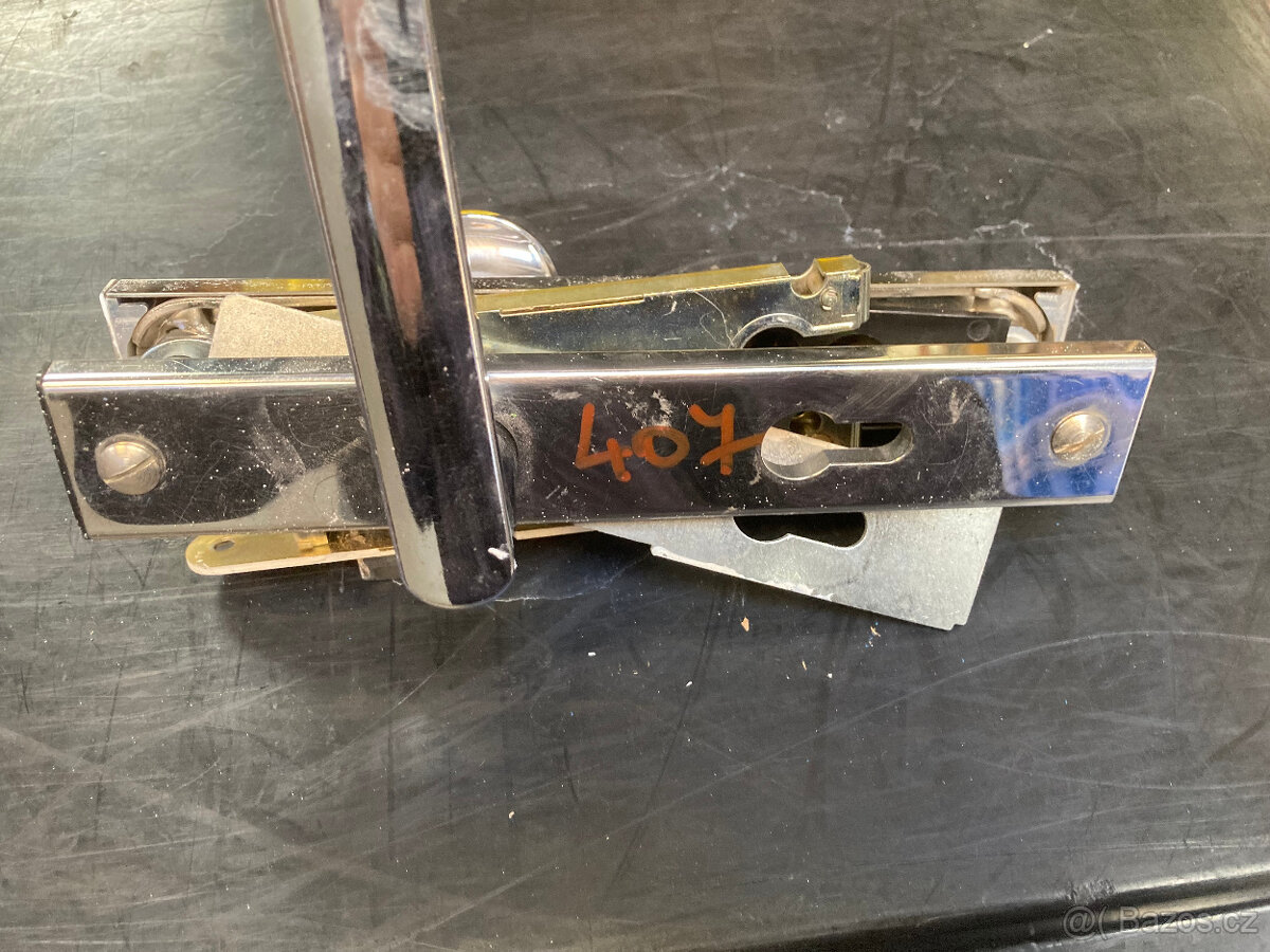 Bezpečnostní dveřní kování ROSTEX se zámkem za 500 kč - 9